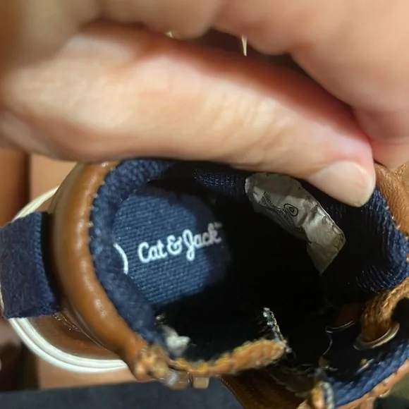 Cat & Jack tan little boy shoes. Size 5. Great condition! - Picture 7 of 9
